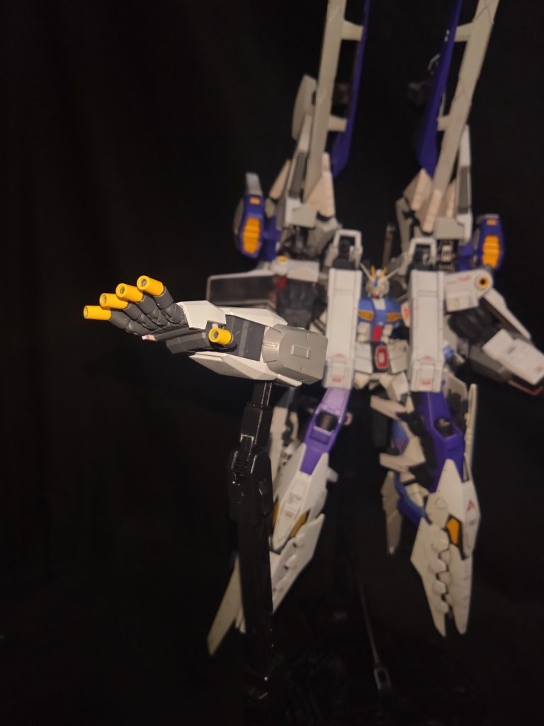 腕部5連装ビーム砲は無線式に変更　　　　　　　　　