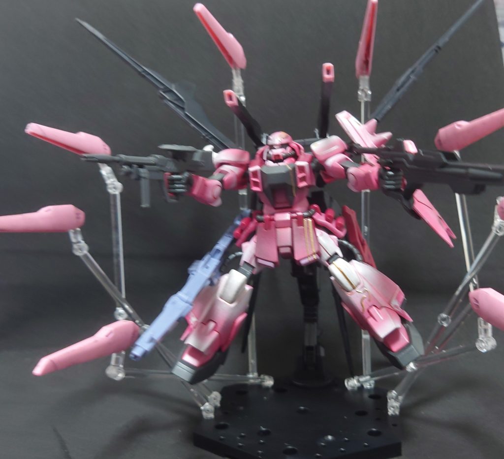 2/29 更新正面から。最初はアクリル棒買ってきて、円の形にしてそこにドラグーン付けていこうと思ったのですが、アクリル棒への接着時に棒がパキパキ折れて挫折しました。。。