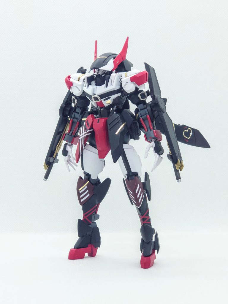 肩をエアリアルのものに交換し、以前よりも華奢なシルエットに変更しました。