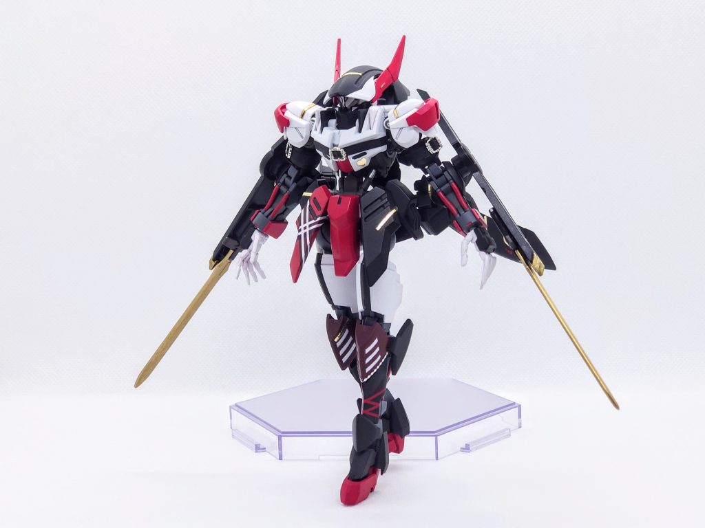 武装はヴァルキュリアソードとヴァルキュリアシールド。シールド裏からの展開が暗器的な印象だったので掃除屋のイメージに合うかと思い採用しました。