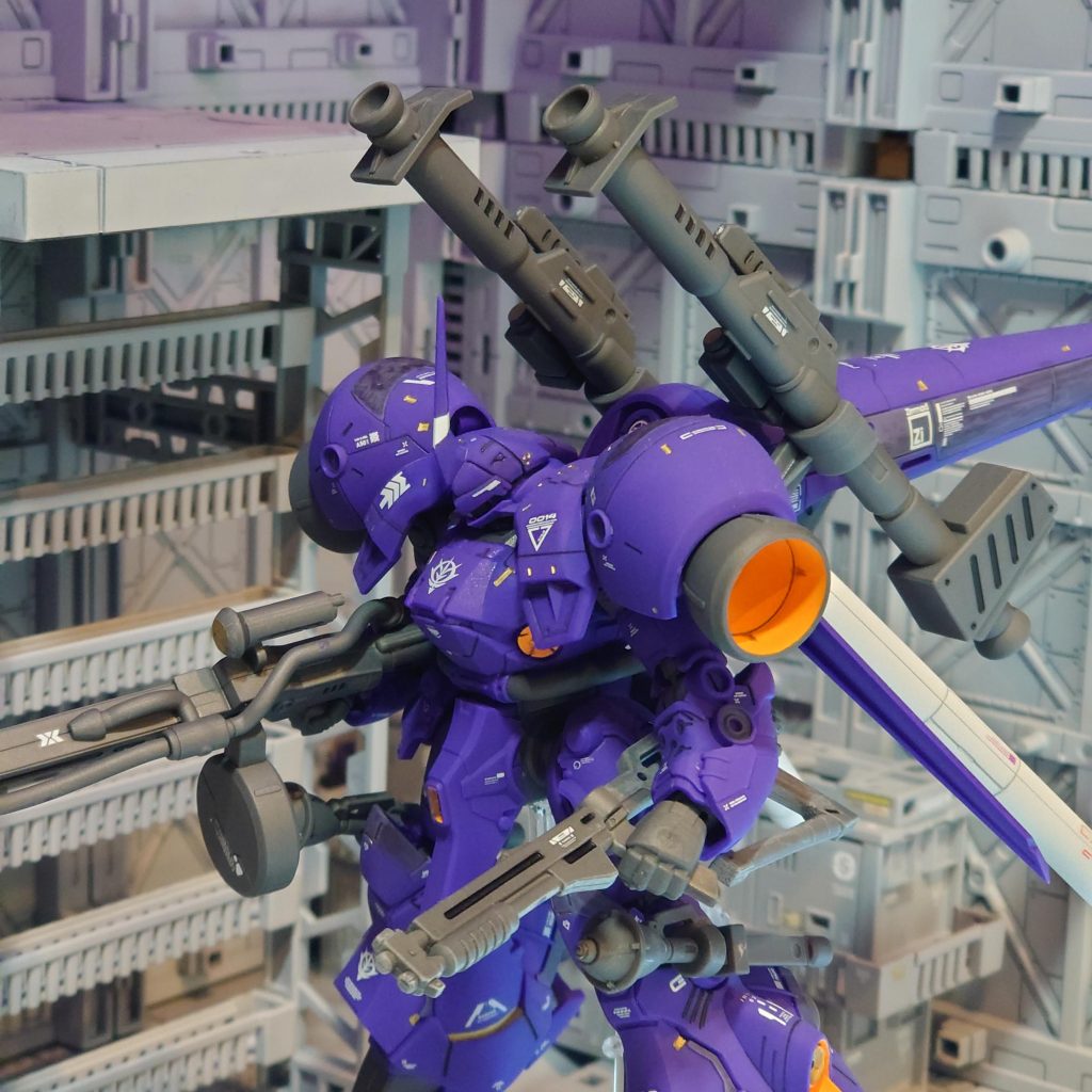 武器類は簡単に墨入れとデカール貼って艶消しトップコート仕上げ。