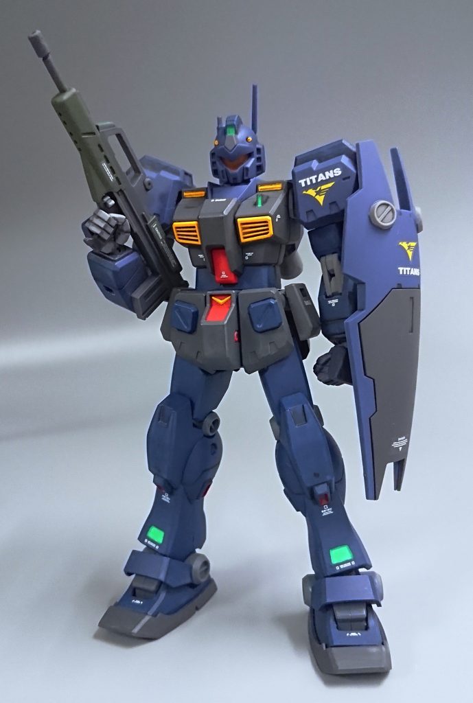  ジムクゥエル の改造例で見かけるジムカスタムの下半身と交換する方法を参考に足をすらっと♪、