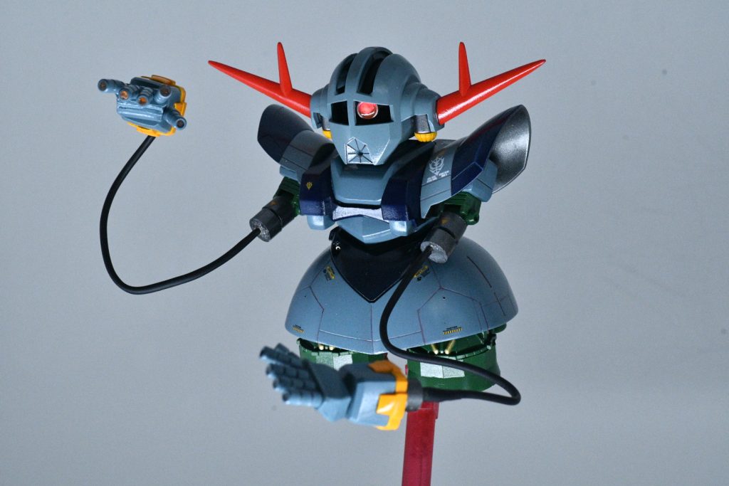 モノアイもLEDで光らせました！