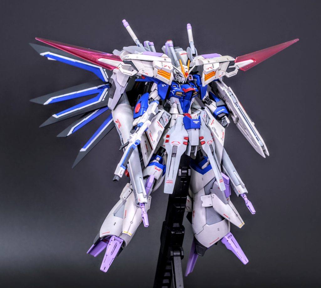 最大稼働モードです。余剰出力が両肩のブーメランから発されます。