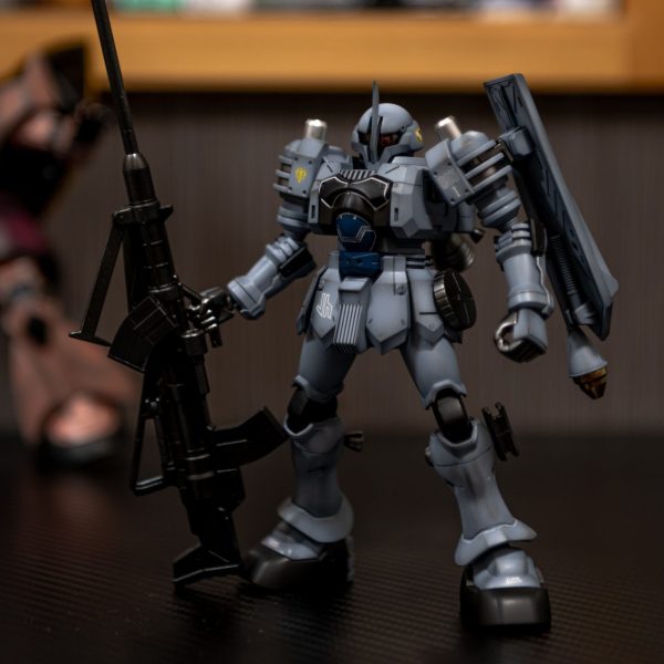 ナナセナナミと着ぐるみアッガイ