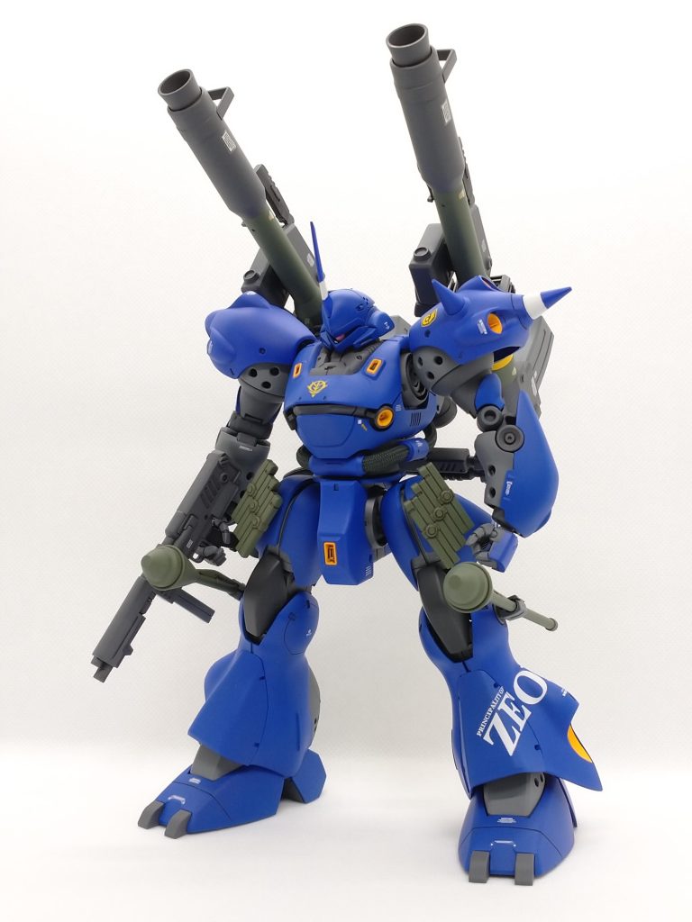 貧弱なバズーカはドム付属のラケーテンバズに、パンツァーファウスト&マシンガン(ライフル)&予備弾倉もドムからのトレードです。