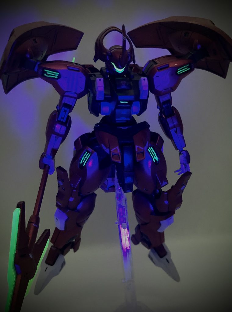 雑に蛍光で塗装してます…某エネドリみたいに…