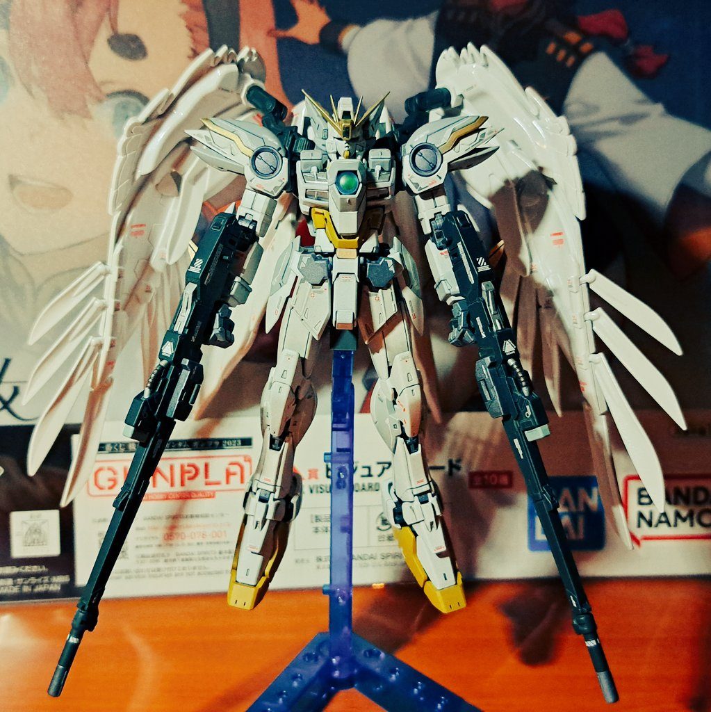 全体像はこんな感じ。缶スプレーは自分で調色ができないので既存商品の色で組み合わせるしかありませんが、いい具合にスノーホワイトカラーにできたように思います。この作品に限らず、いいねやコメントをいただけると嬉しいです!