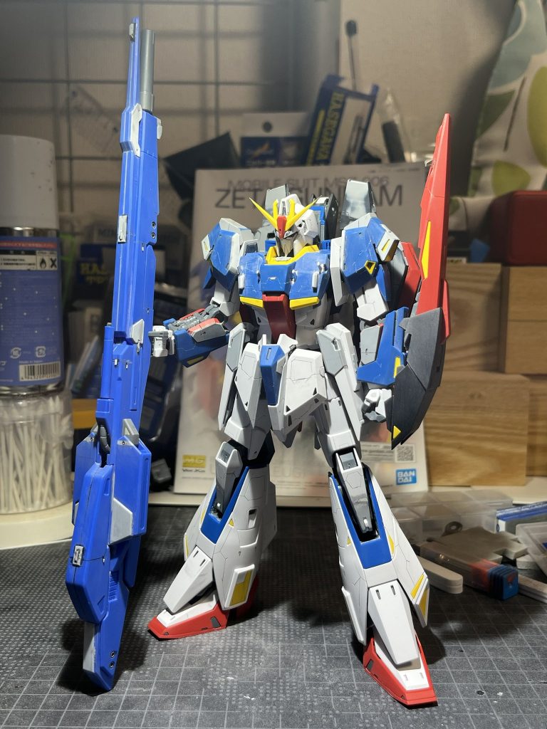 改修完了後の塗装前写真シールド機首先端にアンテナのエッチングパーツを追加していますハイメガの段落ちモールドをほぼ埋めました