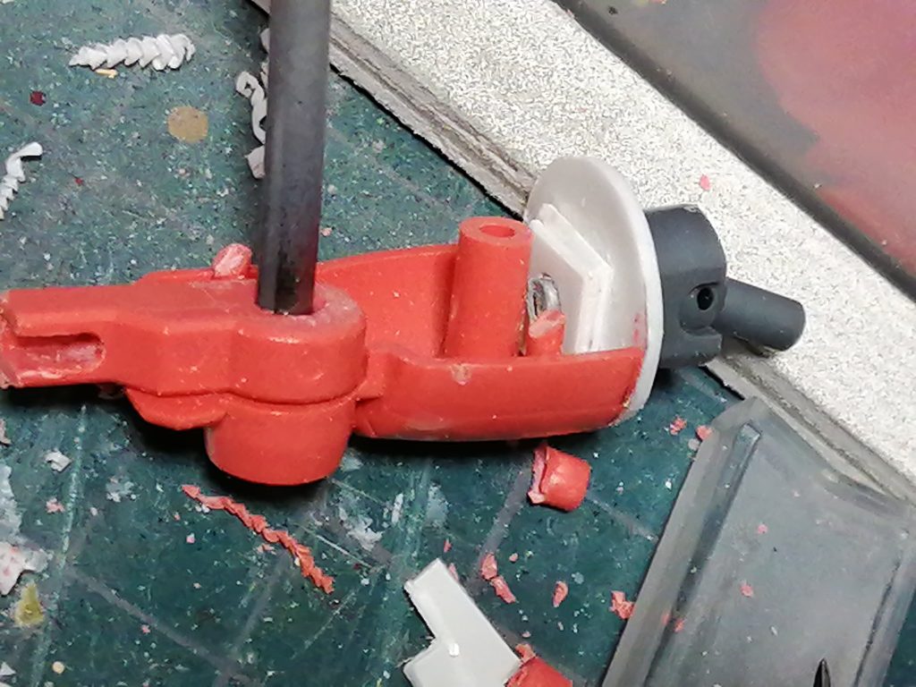 一応股関節と足首にBJを入れたのですが、デザイン的に足首の可動範囲が狭いのが難点です。