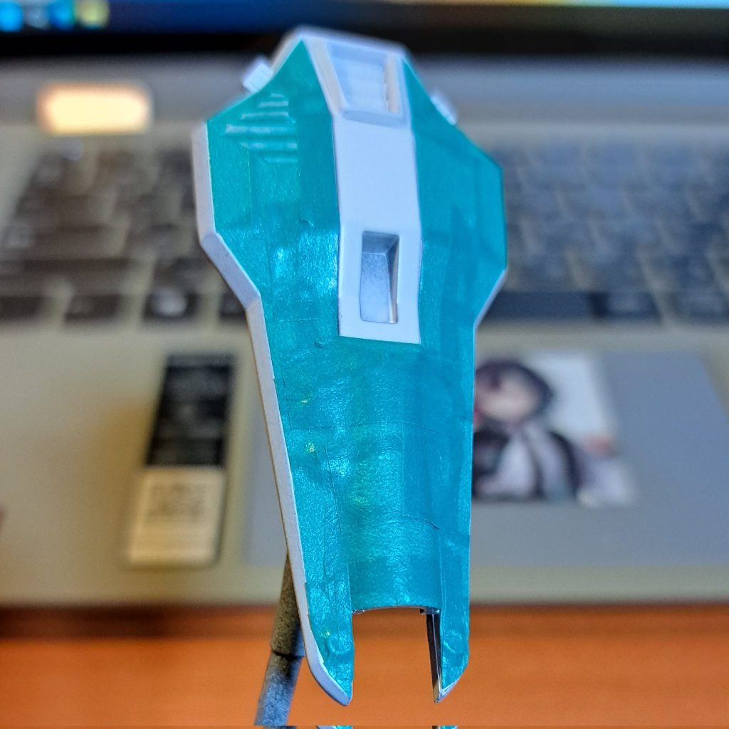 このマスキングはとても面倒でした。一度盛大に失敗して、初めてペイントリムーバーを使うことに。