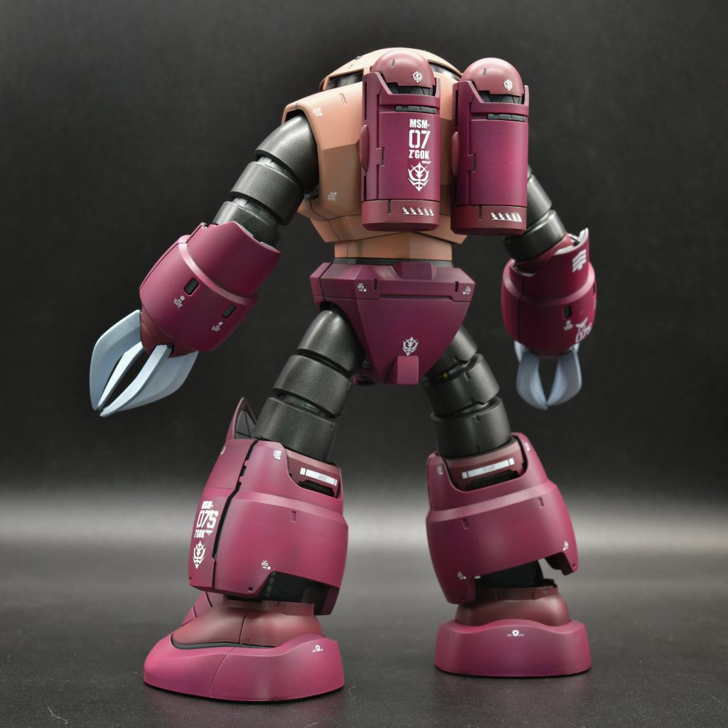 スジボリを増し増しにしても良いですが、このプレーンで無骨な感じも良いですね。