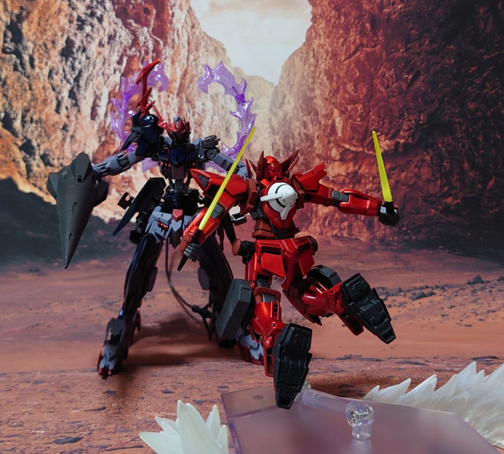 GNビームサーベル/GNビームダガーも二振り装備。