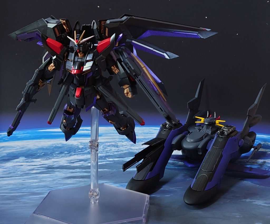 アークエンジェル級“ルシフェル”からの発進。