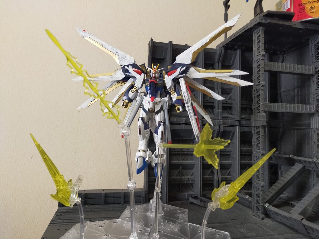 ライフリの十八番、指向性広域放電!…ディスラプターはありません。