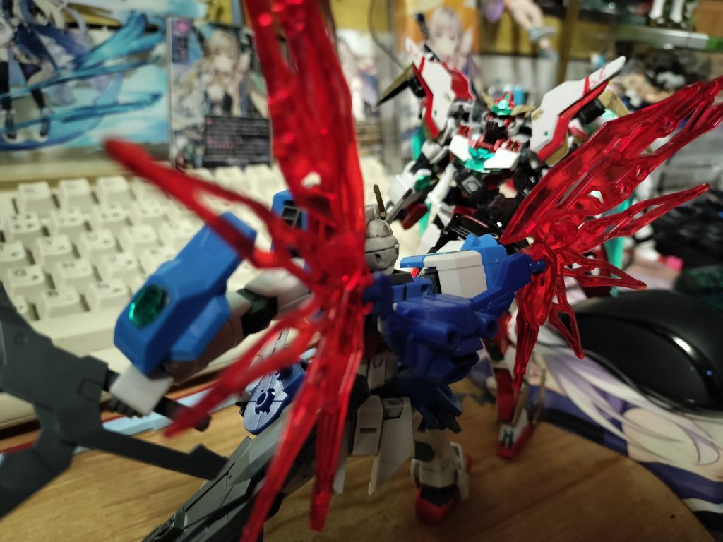 以上です　まあジャンクパーツからデスティニーを直そうとしたけど流石に当時シードデスティニーごやってたこののパーツ　ぜんぜん見つからないなあってもパーツが折れてるとか改造でも使って無くなってるとかで復活ならず(´；ω；｀)