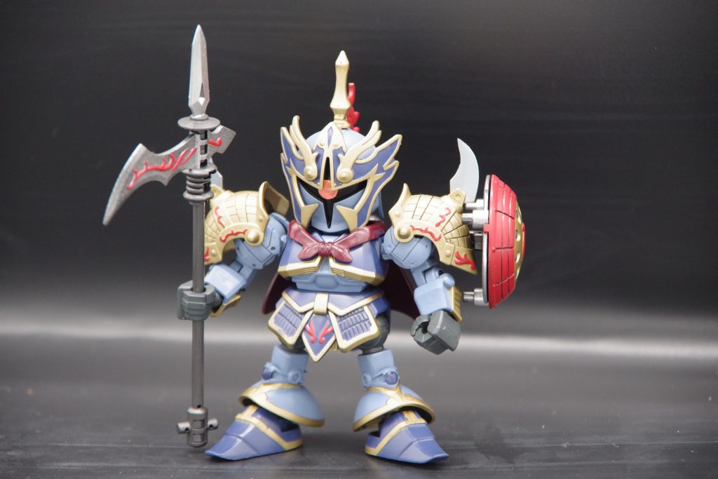 関節は30MMのものを移植して足が開くようにしてます。カメラアイはHアイズ(ピンク)を両面テープでお手軽稼働式に。