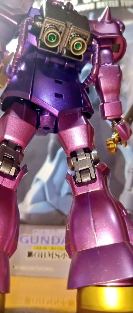 バーニアはシャンパンゴールドとルミナスメタグリーンで塗装