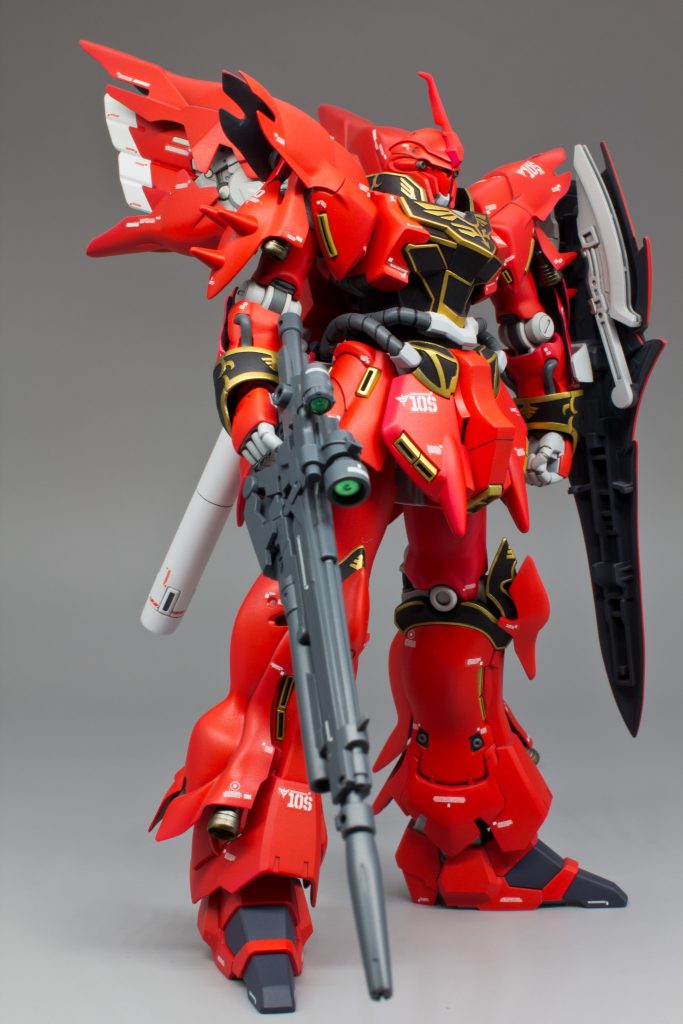 その他フレキシブルスラスター、肩アーマーや脚部フレアのエッジを薄くすることで非常にシャープな印象に！！でも製作当時はモーターツール持ってなくてただただひたすらにヤスリで削り倒して死にそうに😆でもスパイクがそのままなので今一ですね（笑）