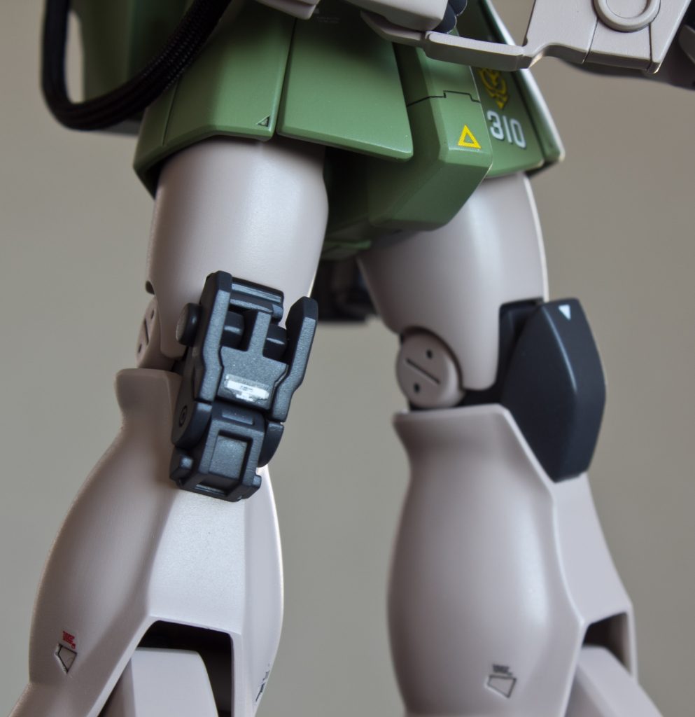 可動式ニーパッドはよく出来てますね!!