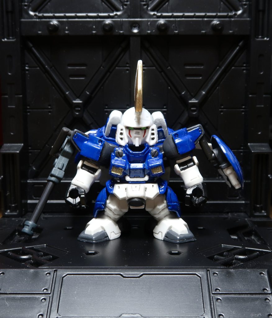 肩とドーバーガンは、SDガンダム フルカラーのトールギスから、シールドはガシャポン戦士フォルテのリーオーの物を使いました。顔は旧1/144のものをそのまま使いました。