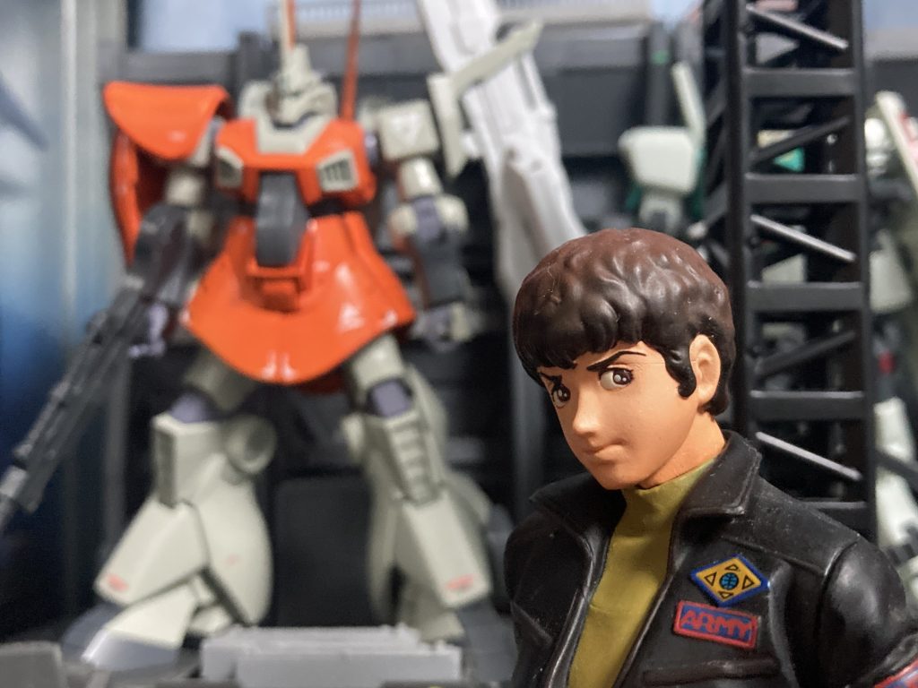 「A？俺がAなんて書いた服を着たことがあったか？」Zプラスに乗っていたのはプロパガンダ！？MGZプラス説明書ではキャリフォルニアのAE工場でウォンさんと会話していた記憶が