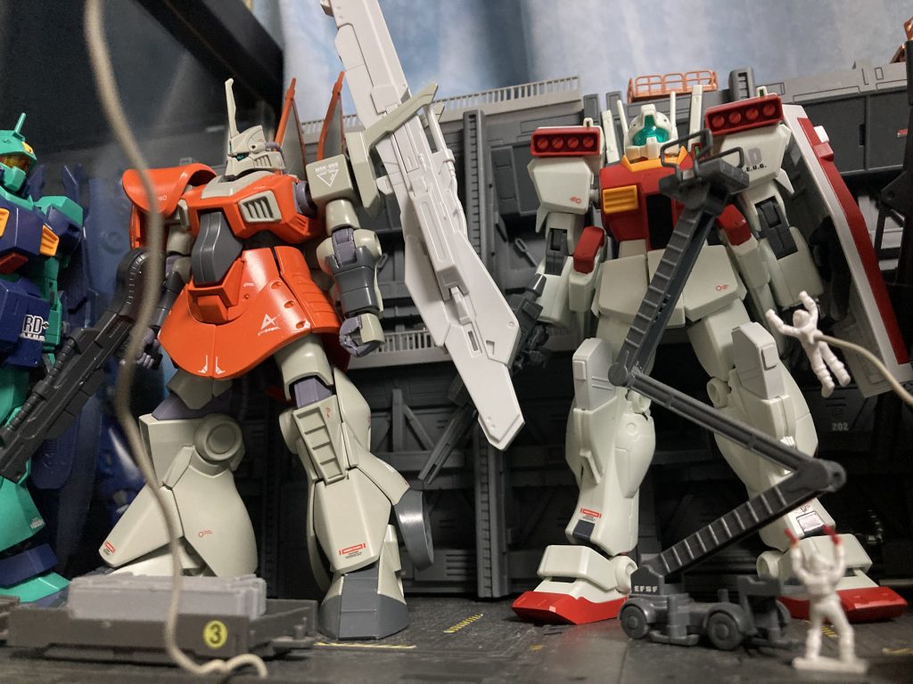 某少尉「アムロさん・・・」ついでに赤カラーのジムⅢも制作