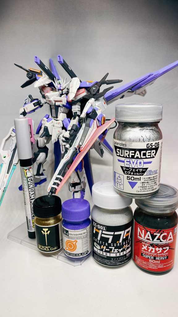 使用塗料一覧。メカサフスーパーヘヴィを下地に各種塗装してます。カラーリングはHi-νガンダムを参考に塗装しました。