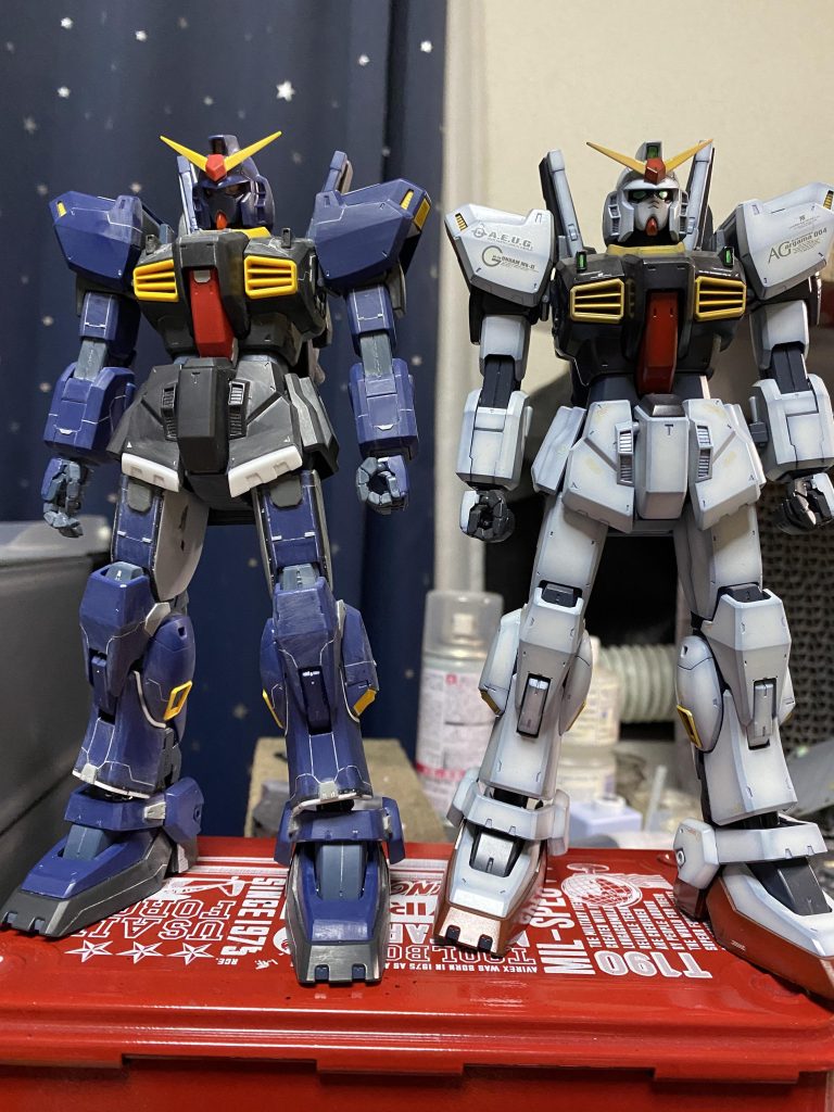 素組み塗装と比較。ヒーロー体型になっているはず…