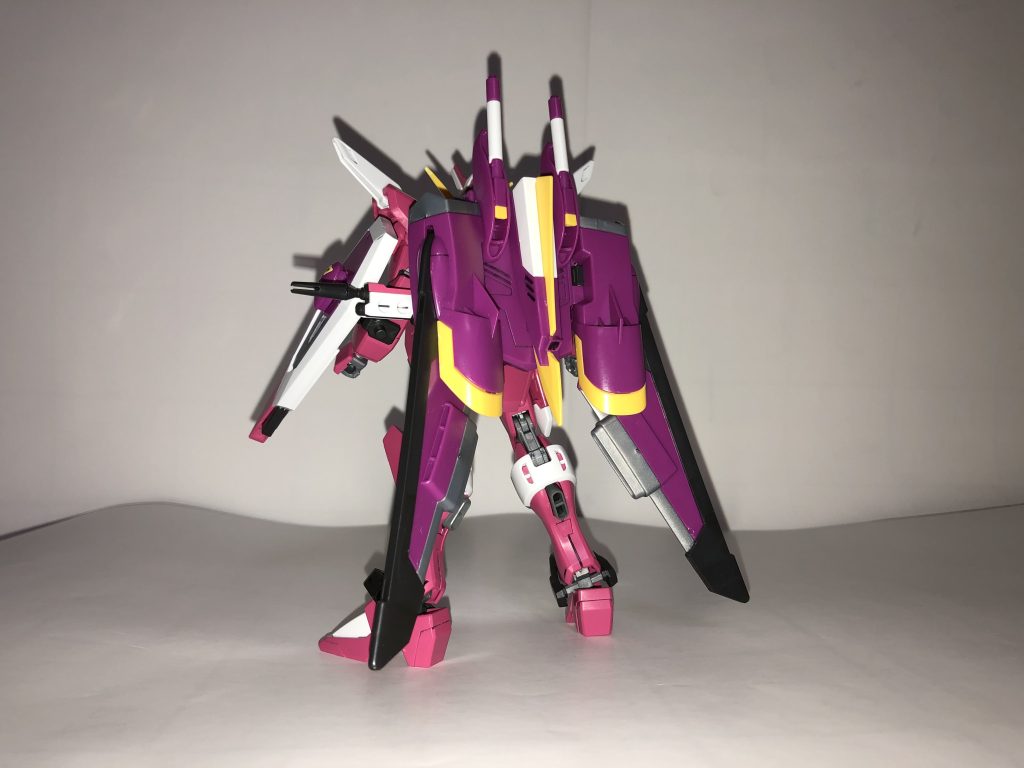 ∞ジャスティスはHGでも比較的最近出たものなので今でも十分通用する造形。でも弐式はSEEDアクションシステムの都合新規造形になるのかな？