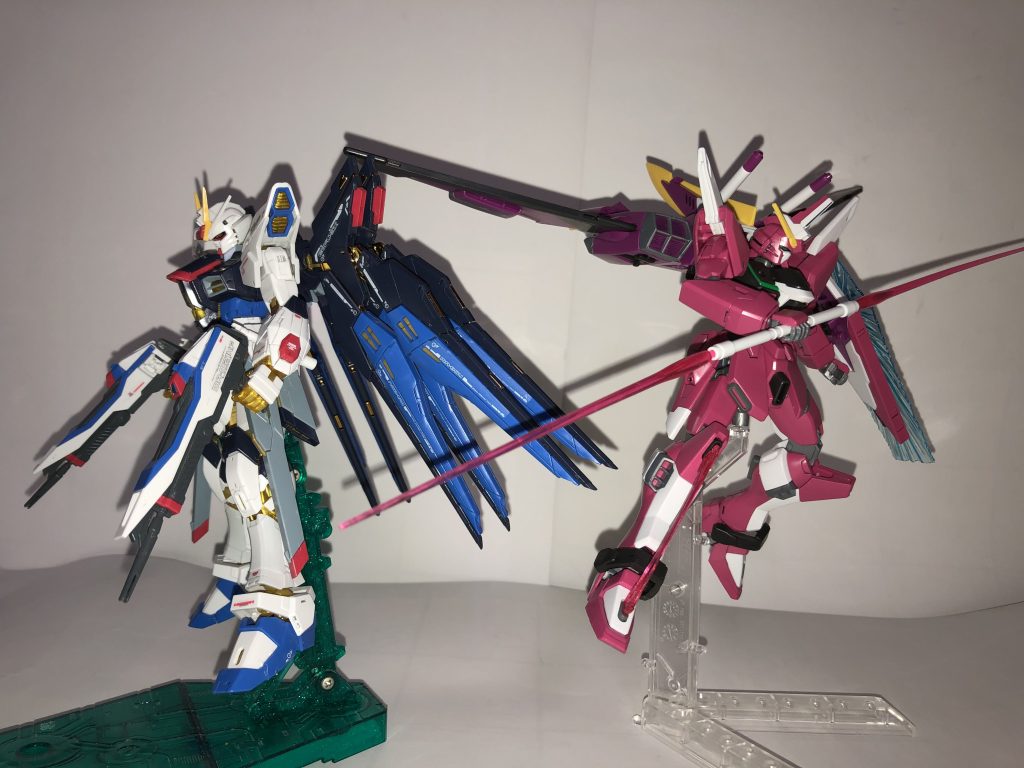 1/144のストフリはRGしか持ってないのでもしマイティ―にHGCEストフリからドラグーン移植すれば弐式に出来るよ！って書いてあったら俺は再現できない