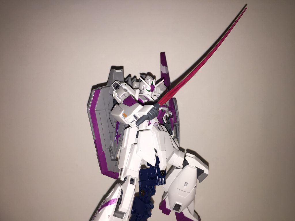 旧HGUCでは手首一体成型だったビームサーベルもちゃんとしています