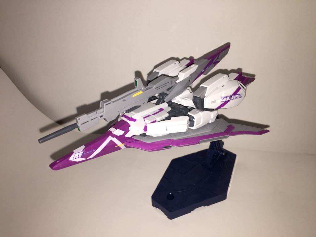 差し替えでウェイブライダー。旧HGUCでは腕も余ってたので進化している