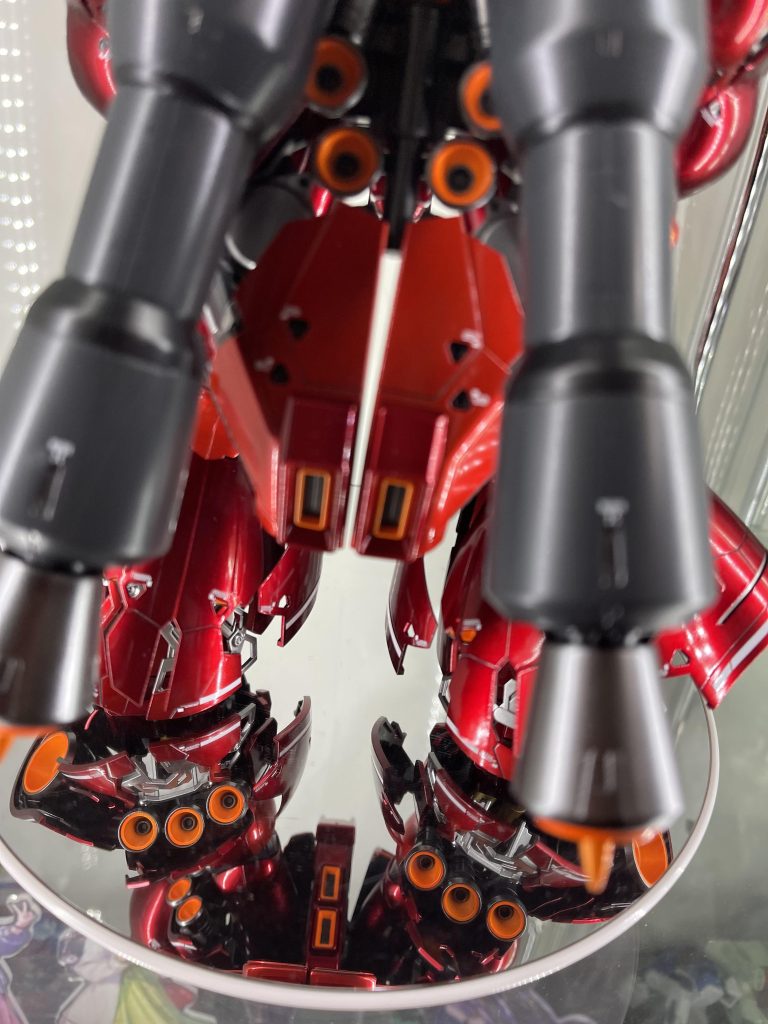 鏡越しのスカート内部