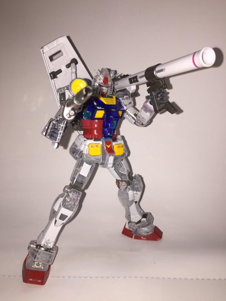 武装はビームサーベル以外クリアパーツがない