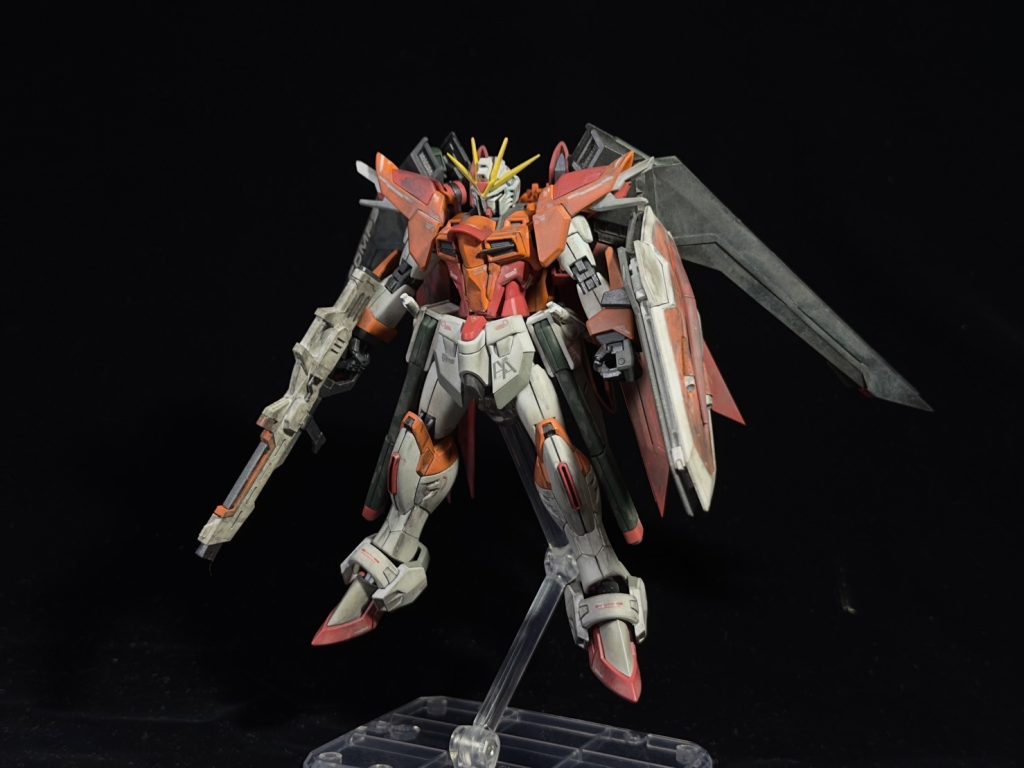 SEEDFREEDOMのキービジュアルに感銘を受け、汚し塗装で、ライジングフリーダムを仕上げました。