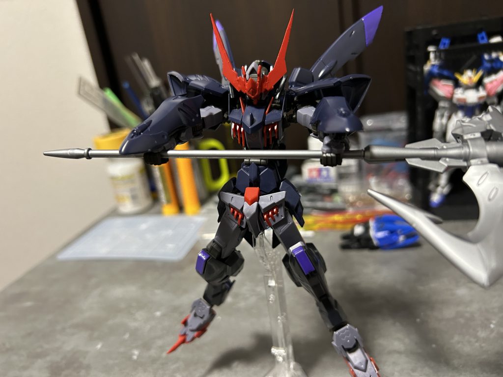 武器のイメージはあんま湧かなかったので、元の鎌に太刀の刀身部分を適当に付けました。