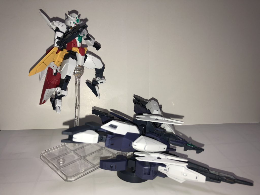 ウラヌスアーマー。台座への取り付けがアースアーマーとは違っている上に、脚部パーツが重いので片方だけ付けてたりするとすぐこける。