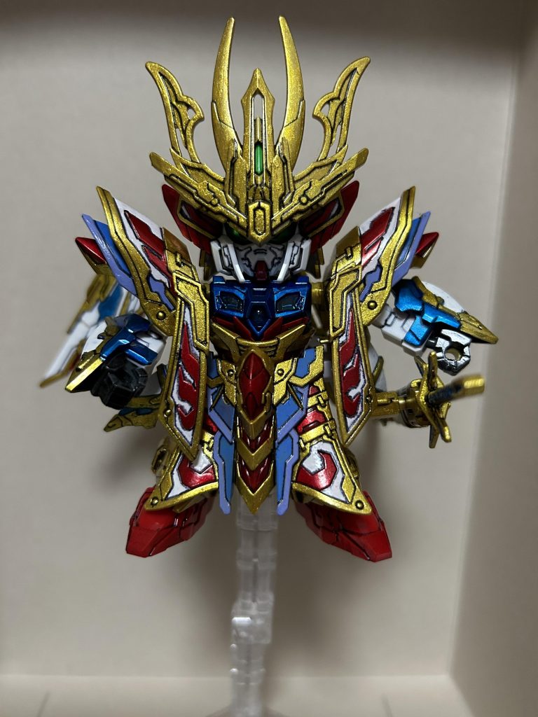 SDガンダムは細かくて塗るのが大変ですがガラッと変わるので作っていて楽しかったです。
