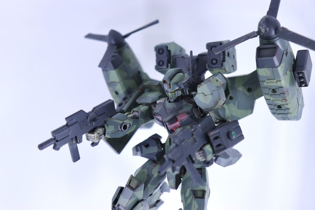 迷彩のおかげで泥臭さと兵器感がでてよかったです!