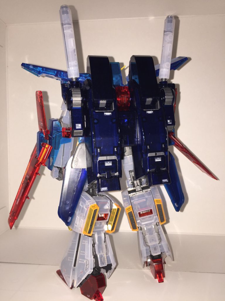 バックパックは色が濃いのであまり透け感がない