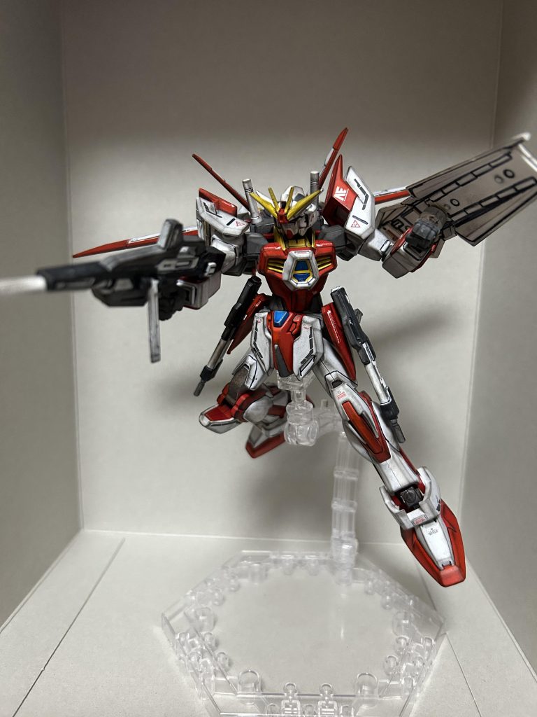 使用したパーツ頭:ガンダムAGEタイタス体:ガンダムAGEタイタス腕:旧HG ウイングガンダムゼロカスタムEW肩パーツ:旧1/144 ジェミナス01腰・脚・バックパック:旧HG ストライクガンダム腰サイドアーマー・2丁ライフル:旧1/144ガンダムエアマスターライフル・盾:旧キット(接着剤式) ガンダムマークⅡサーベル:旧キット ヤクトドーガ強化オプション(ガトリング):旧HG ガンダムヘビーアームズEW