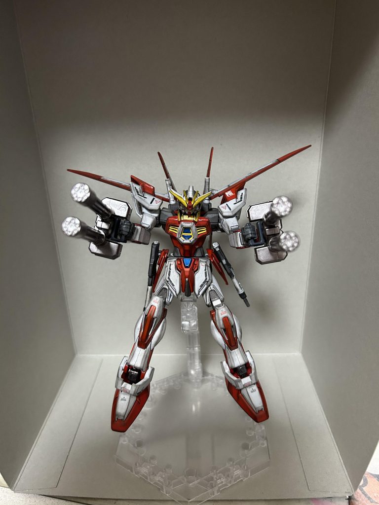 機体名は友人が赤が主体だからと、まだ使われていない赤の種類から付けてくれました。