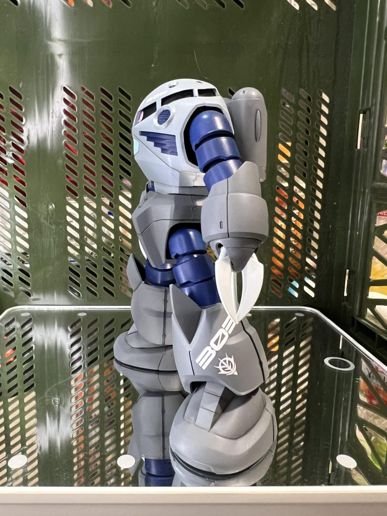 モブのズゴック–3枚目/制作者：真樹京介