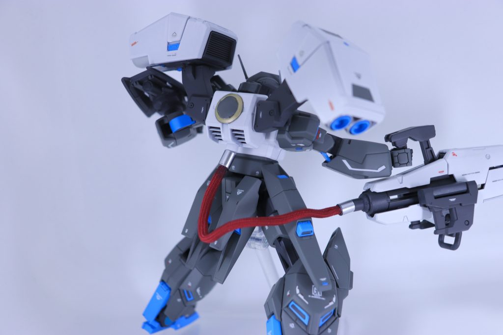 武装① 太陽炉直列型GNバズーカ太陽炉から直接粒子供給することで、1発1発が戦艦を容易く破壊する威力を持つ。GN粒子供給ケーブルに接続時のみ、最大出力を落とさず連射が可能。ケーブルの接続はネオジム磁石を使ってます!