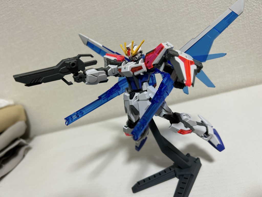 自分が作成した他のガンプラとも組み合わせてみました!まずはビルドブースター!!