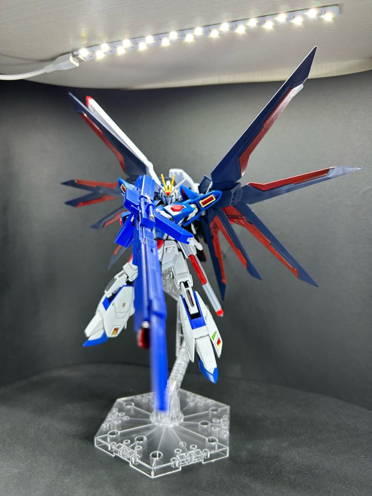 ハイメガランチャーをベースに改修されたローエングリーンランチャー。