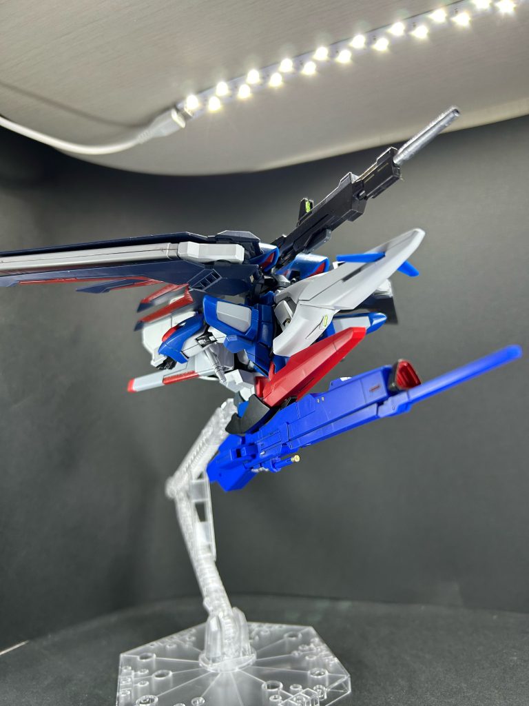 ローエングリーンランチャーも装備可能なので単独で大気圏脱出も可能。