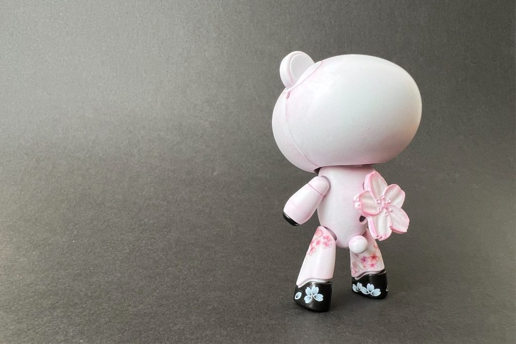 #下塗りAQUEOUS SURFACER 1,000(ホワイト)#塗装AQUEOUS水性ホビーカラー(ピンク、ホワイト、メタルブラック)#スミ入れTAMIYA COLOR ENAMEL PAIN(チタンゴールド)#トップコート水性プレミアムトップコート(つや消し、光沢)