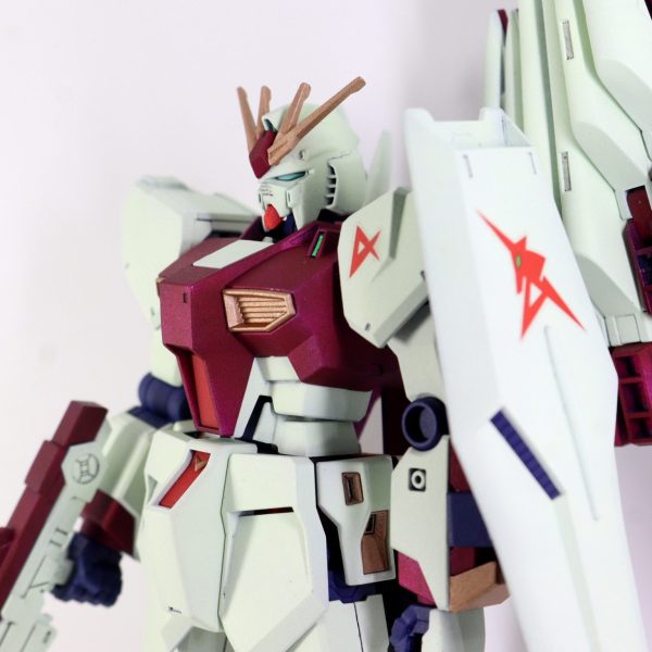 塗装作品 No.10　HGBD:R 1/144 フェイクニューウェポンズ＋ENTRY GRADE 1/144 νガンダム ニューガンダム